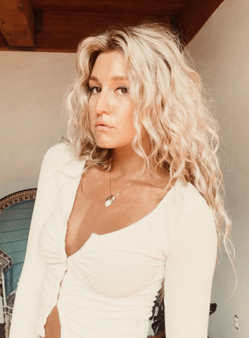 Ribbed White Clasped Top