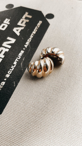 Vintage Gold Wave Hoop Earrings