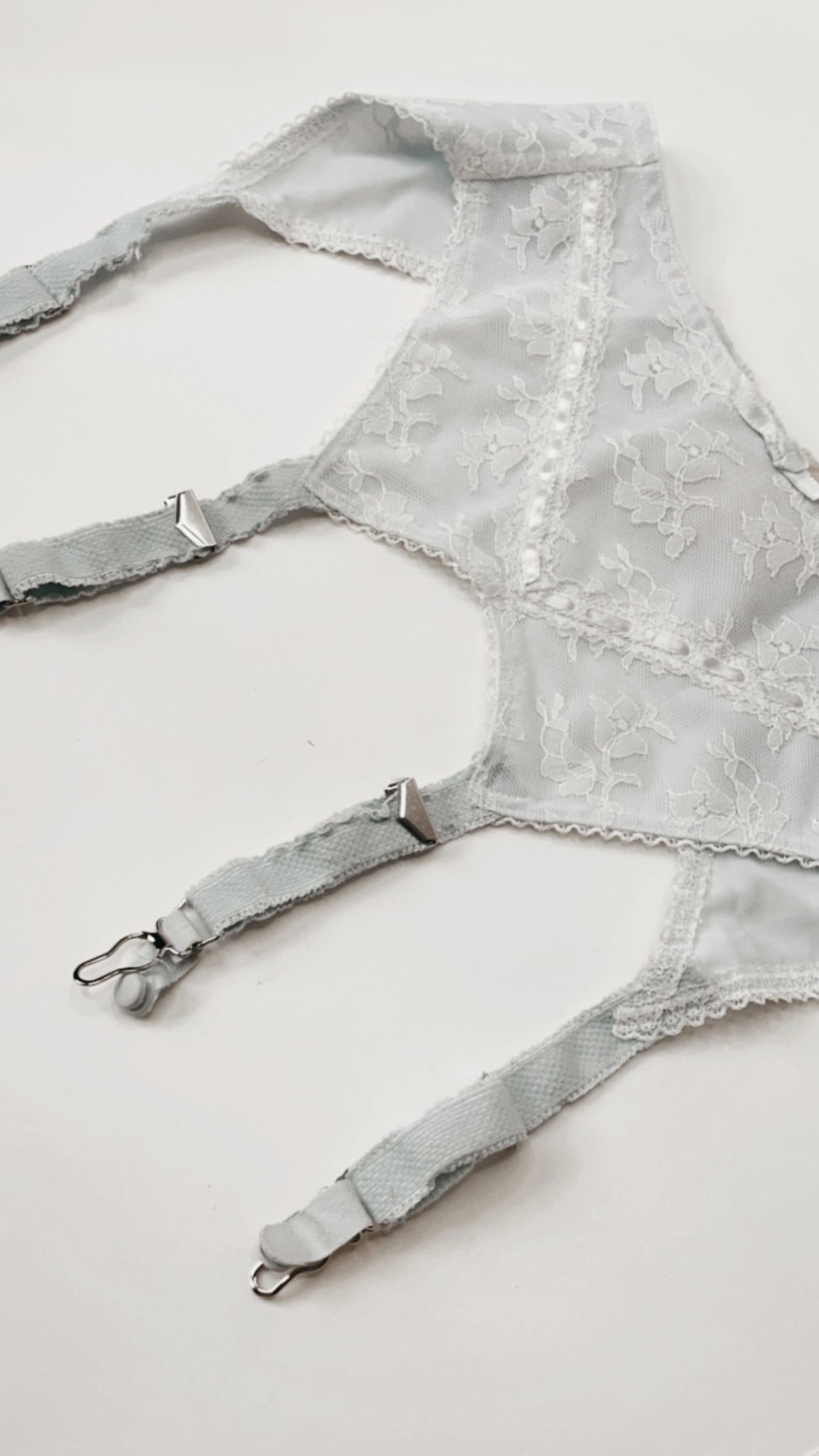 Vintage baby blue lace garder