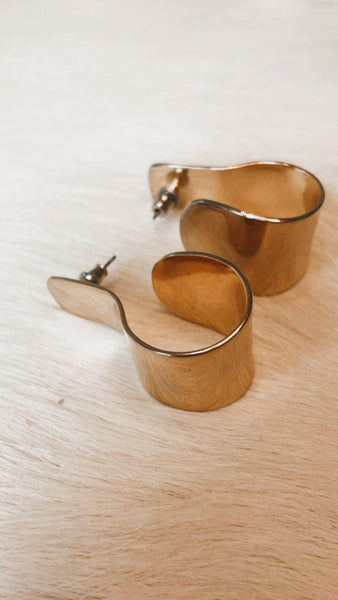 Curve earrings