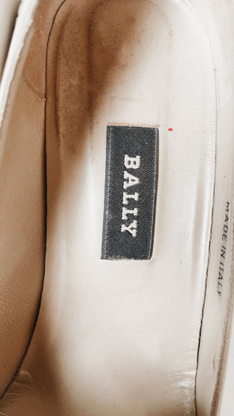Vintage ‘Bally’ cream patent heels 8.5